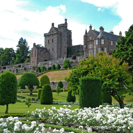 Drummond Castle Gardens